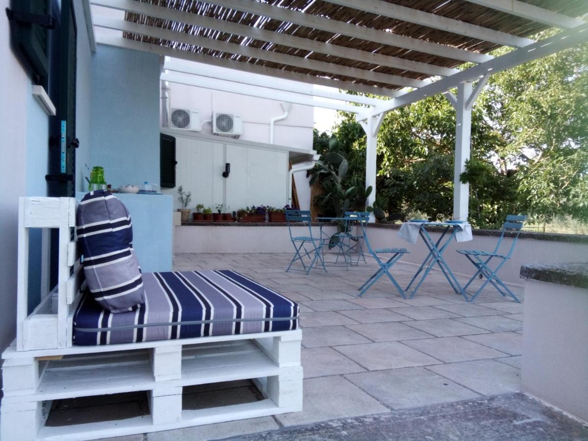 I Fichi Bianchi Bed & Breakfast Кутрофиано Екстериор снимка
